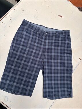 Greg Norman Collection Men's Plaid Performance Shorts - Black & Gray